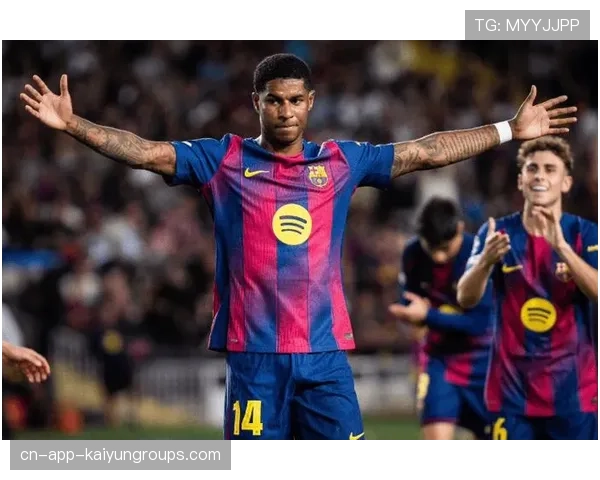 前助教揭秘！拉什福德该主罚巴萨任意球，他缺的是保护，拉什福德边锋